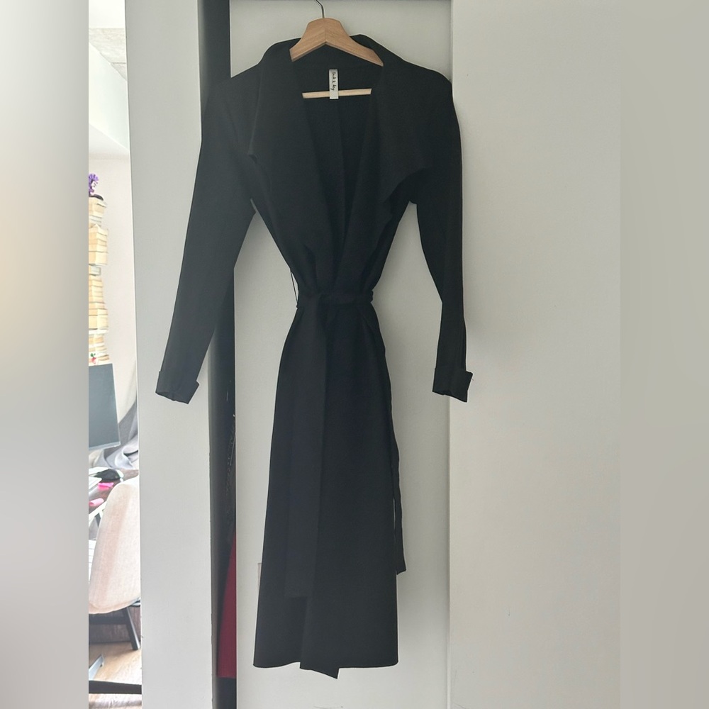 Elegant Black Trench Coat stretchy